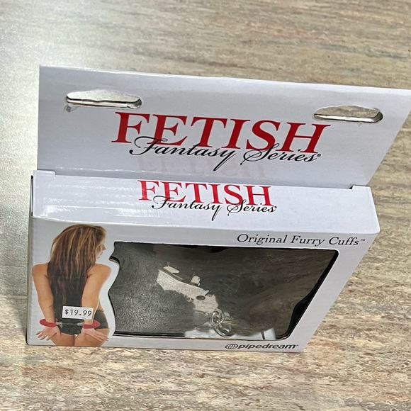 NWT Original Furry Cuffs with keys by Fetish Fantasy Series - Picture 6 of 10